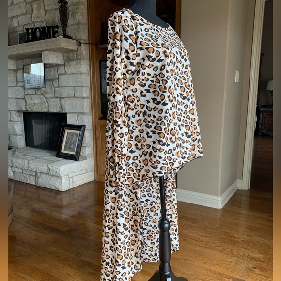 Animal Print Asymmetrical Oversized‎ Blouse - Picture 1 of 11